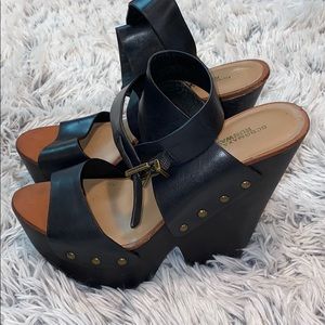 BCBG MAXAZRIA RUNWAY Platforms